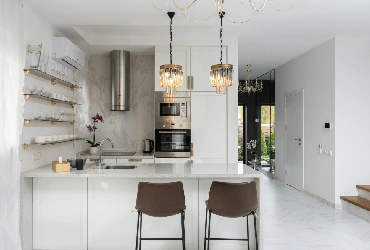 reforma de cocina funcional con actualizacion instalaciones